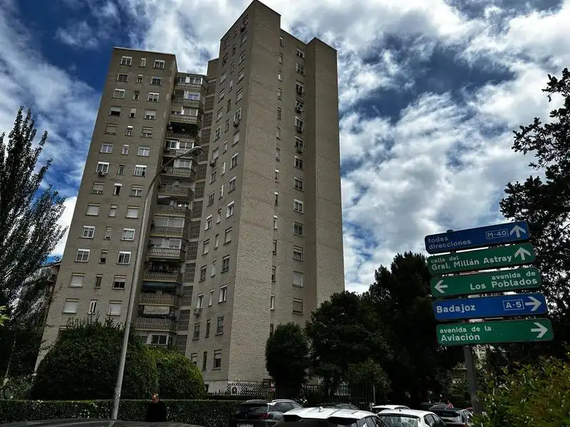Vista exterior de Pis en venda en Madrid amb Calefacció i Terrassa