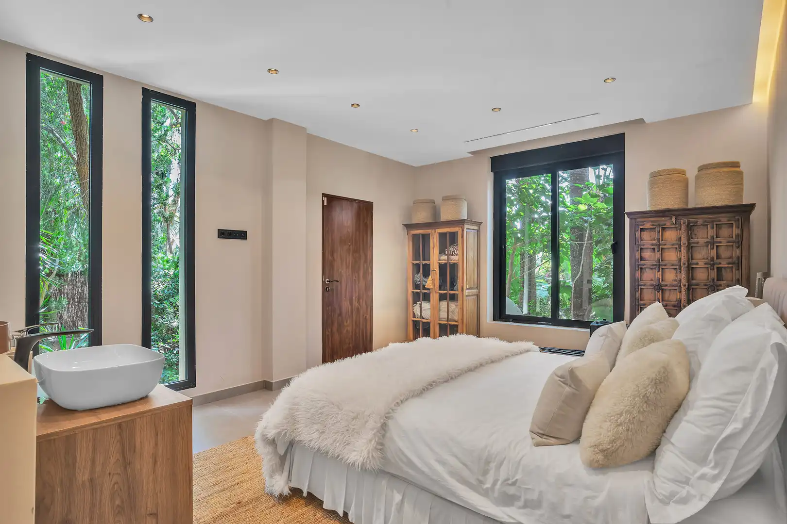Dormitori de Casa o xalet de lloguer en Marbella amb Aire condicionat, Jardí privat i Terrassa