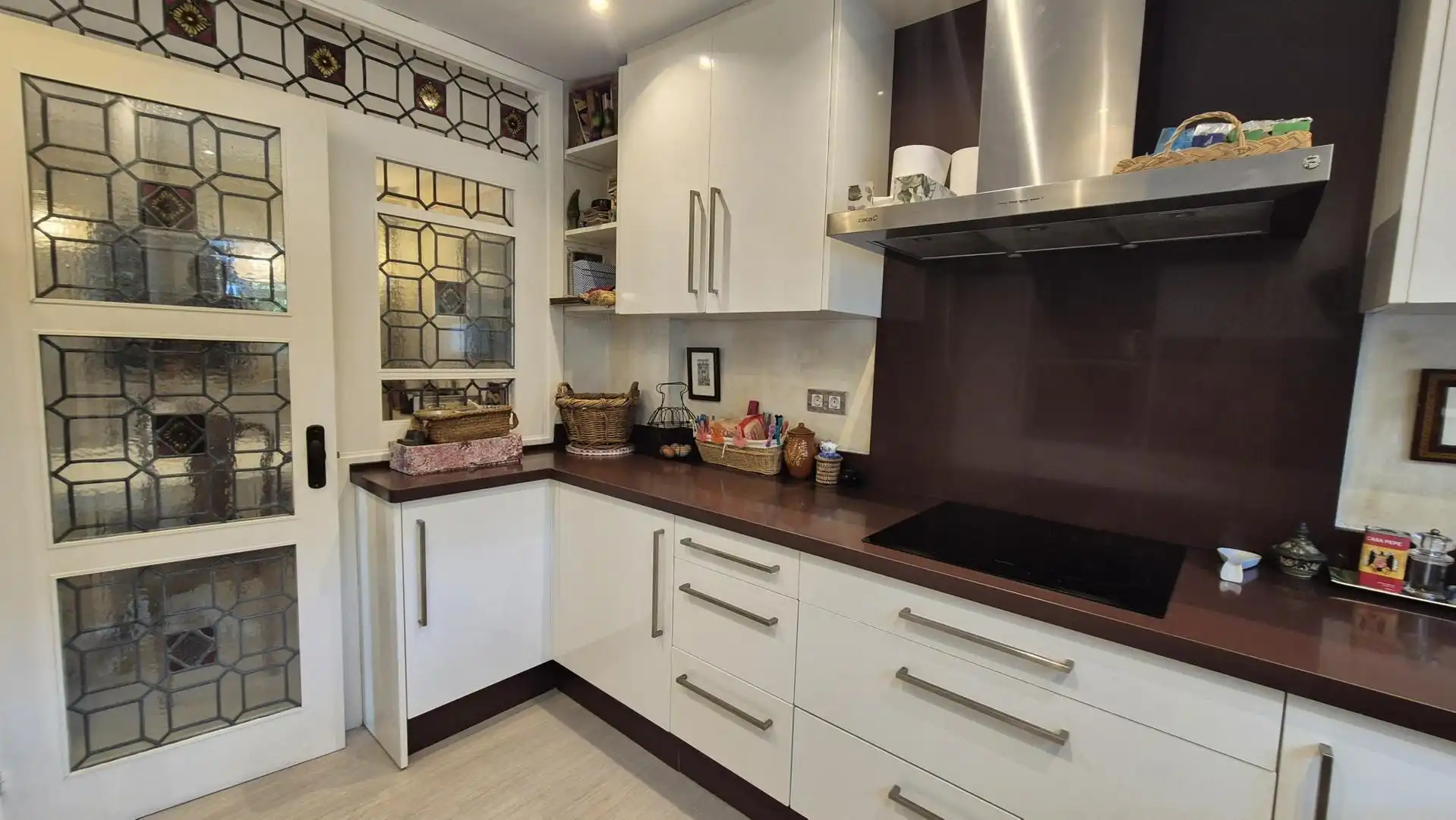 Kitchen of Houses for sale in Benahavís  with Air Conditioner, Terrace and Storage room