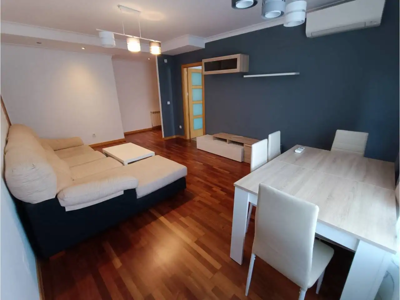 Living room of Flat for rent in Fuenlabrada  with Air Conditioner, Heating and Storage room