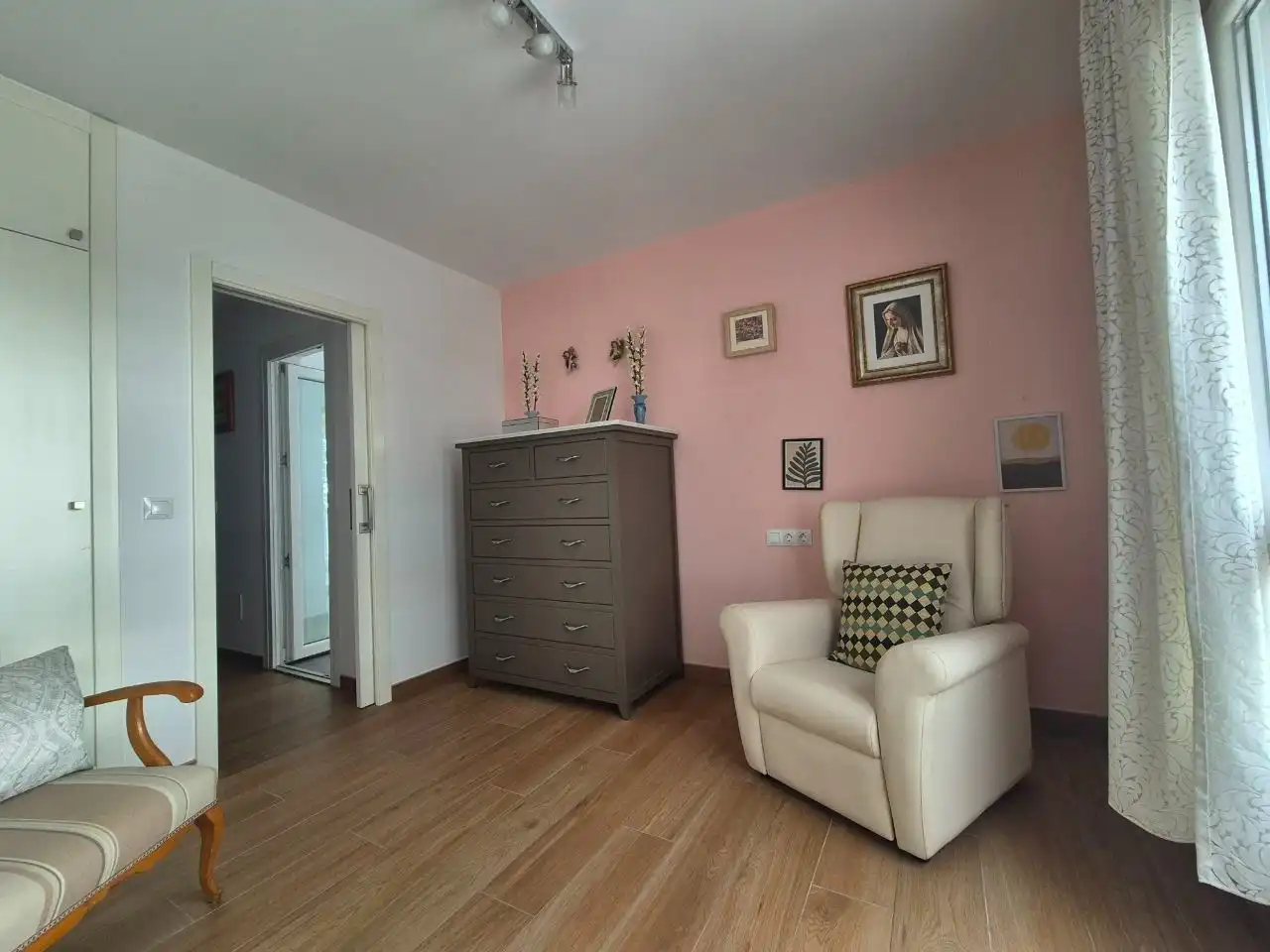 Sala d'estar de Casa o xalet en venda en Vélez-Málaga amb Aire condicionat, Terrassa i Moblat