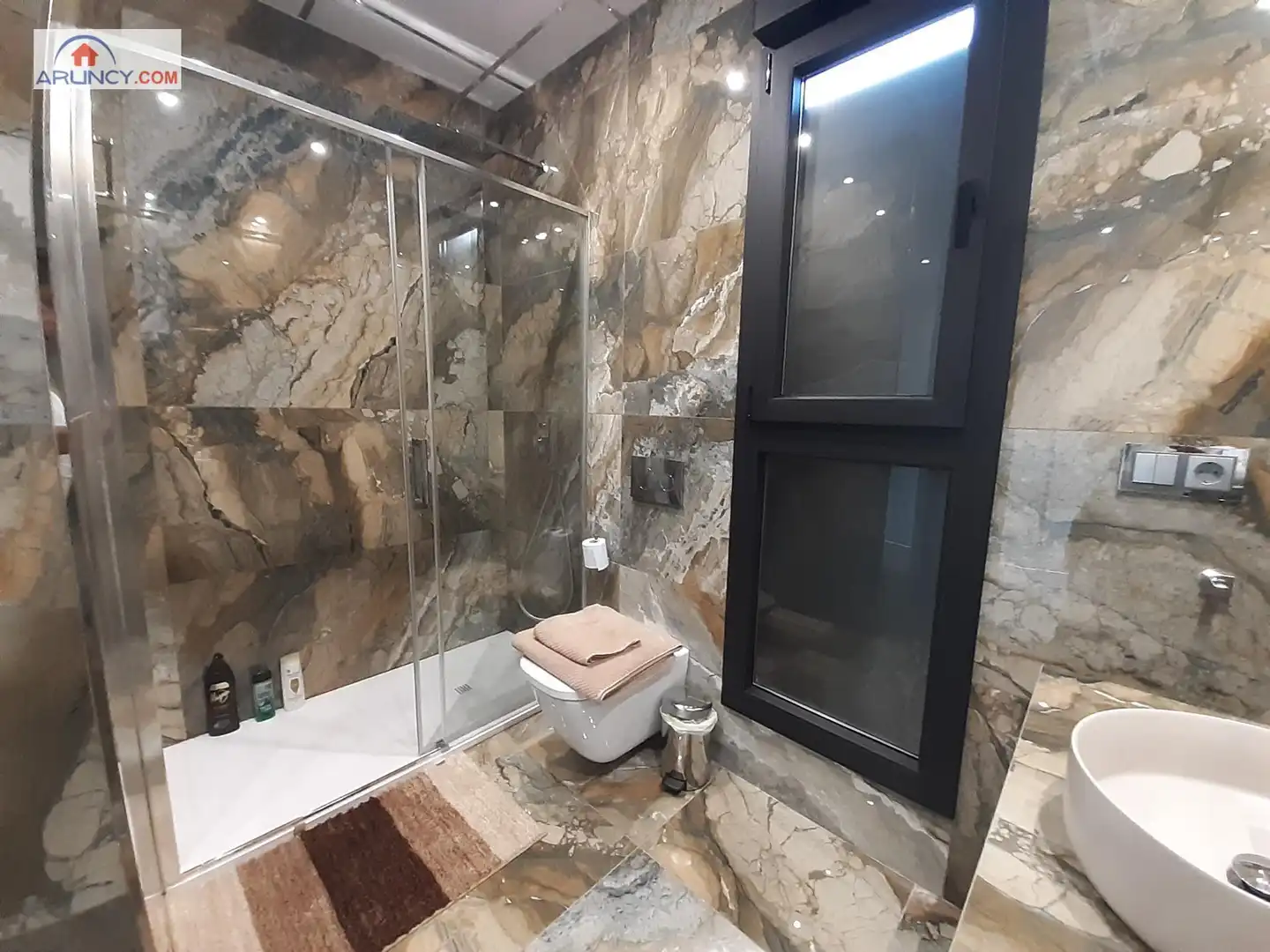 Bathroom of Houses for sale in Montequinto  with Air Conditioner, Private garden and Storage room