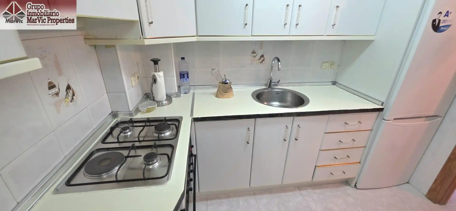Cocina de Apartamento en venta en Benidorm con Aire acondicionado, Jardín privado y Amueblado