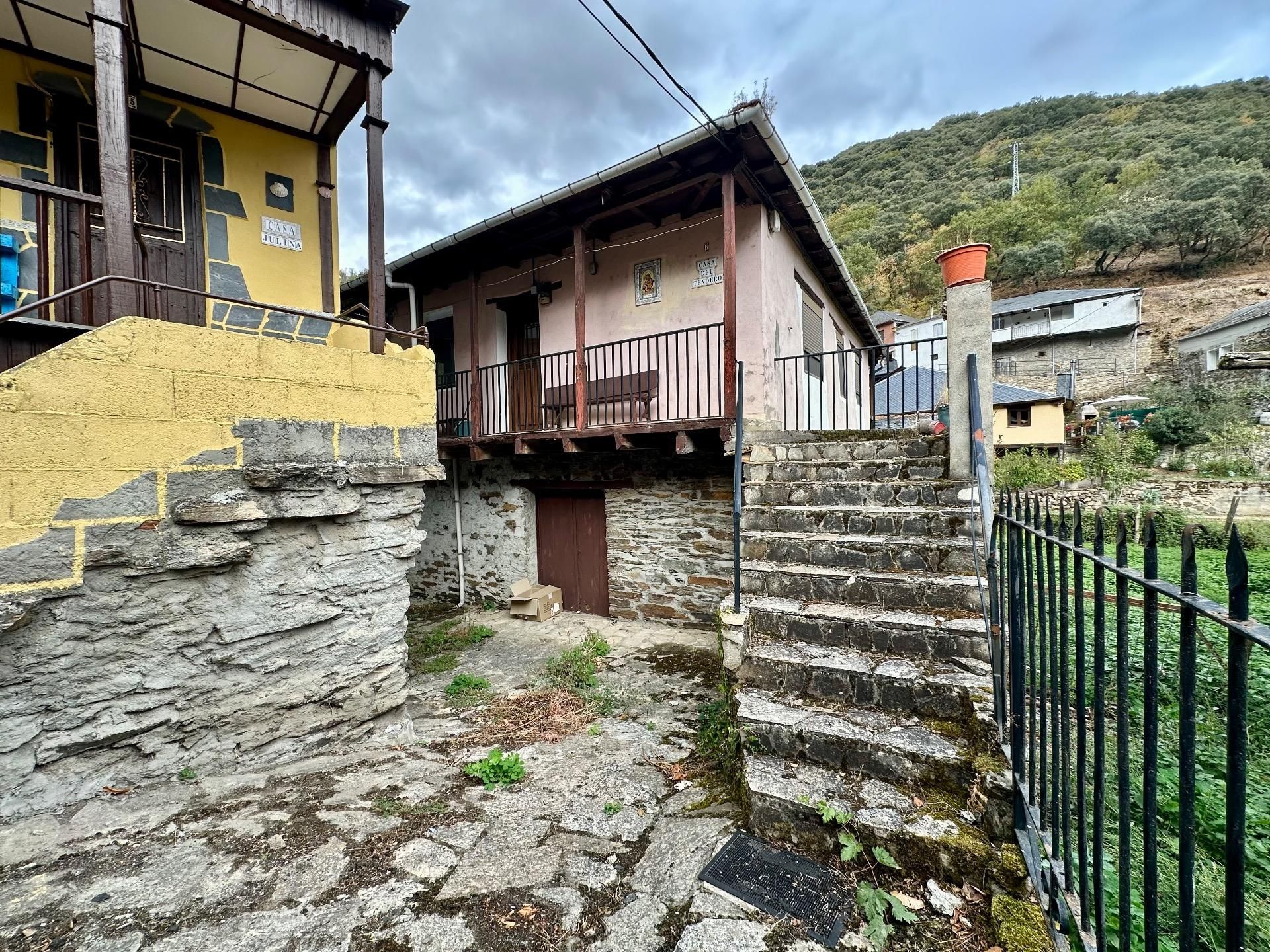 Exterior view of Country house for sale in Ponferrada  with Private garden, Terrace and Balcony
