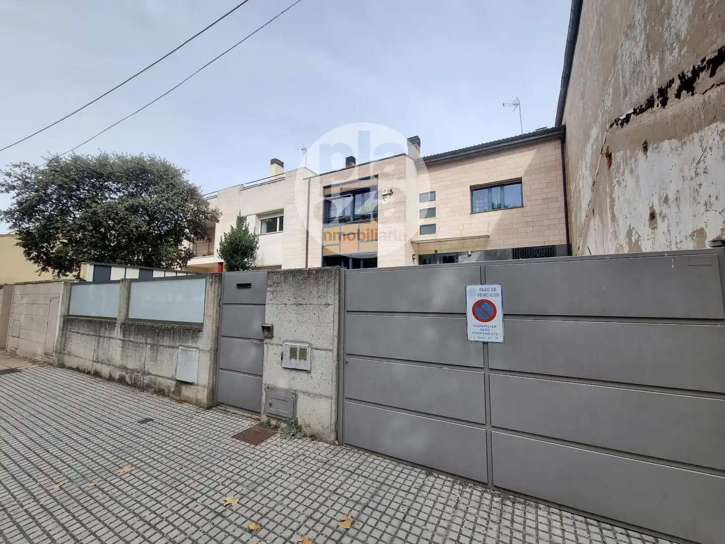 Außenansicht von Haus oder Chalet zum Verkauf in Burgos mit Heizung, Terrasse und Abstellraum
