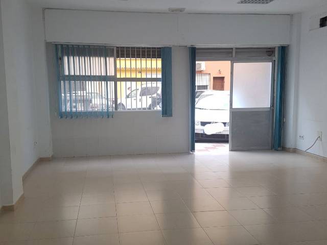 Local comercial en Venta en Calle Cavite, 1 en Girón - Las Delicias