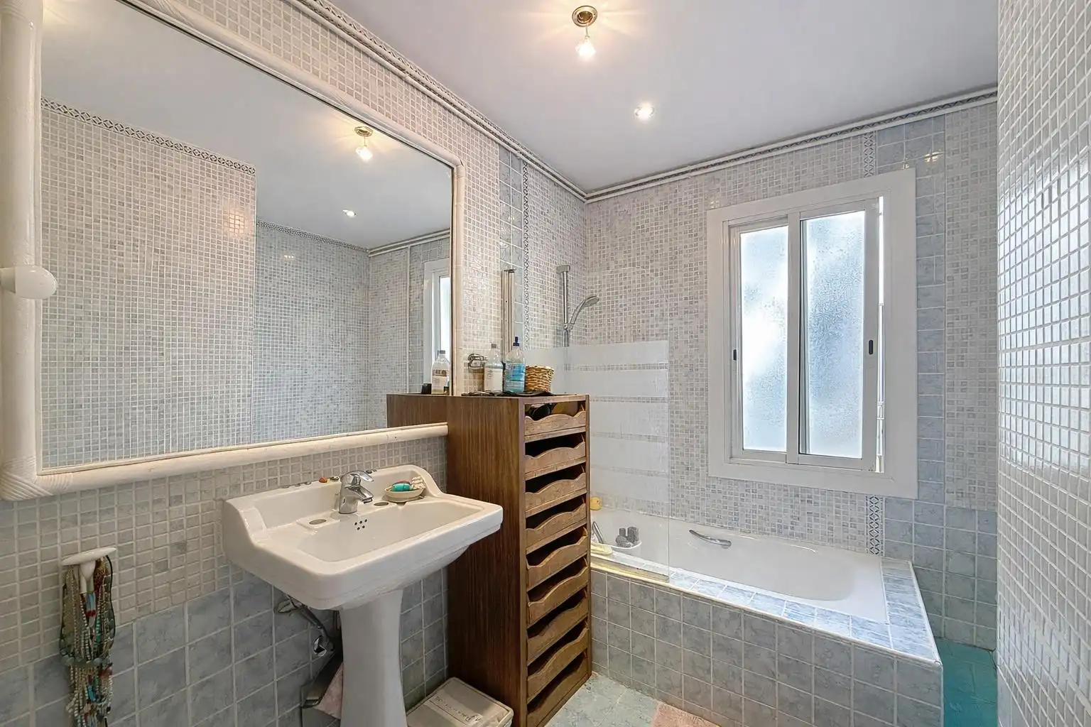 Baño de Ático en venta en Barcelona con Terraza y Balcón