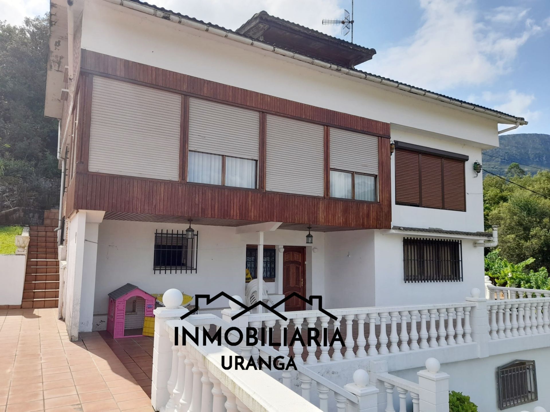 Vista exterior de Casa o chalet en venta en Ramales de la Victoria con Calefacción, Jardín privado y Terraza