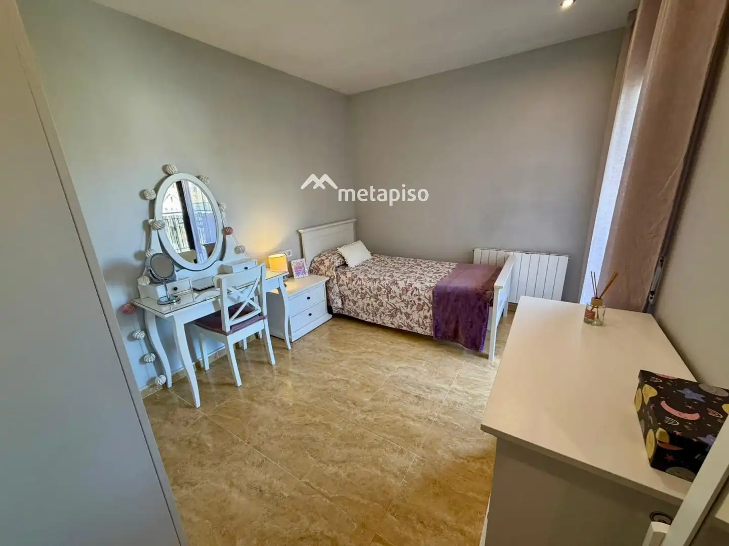 Habitación de Casa adosada en venta en Santa Margarida I Els Monjos con Aire acondicionado, Calefacción y Terraza