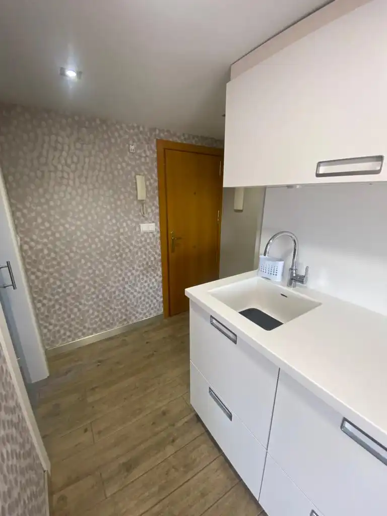 Cocina de Estudio de alquiler en Salamanca con Parquet, Terraza y Amueblado