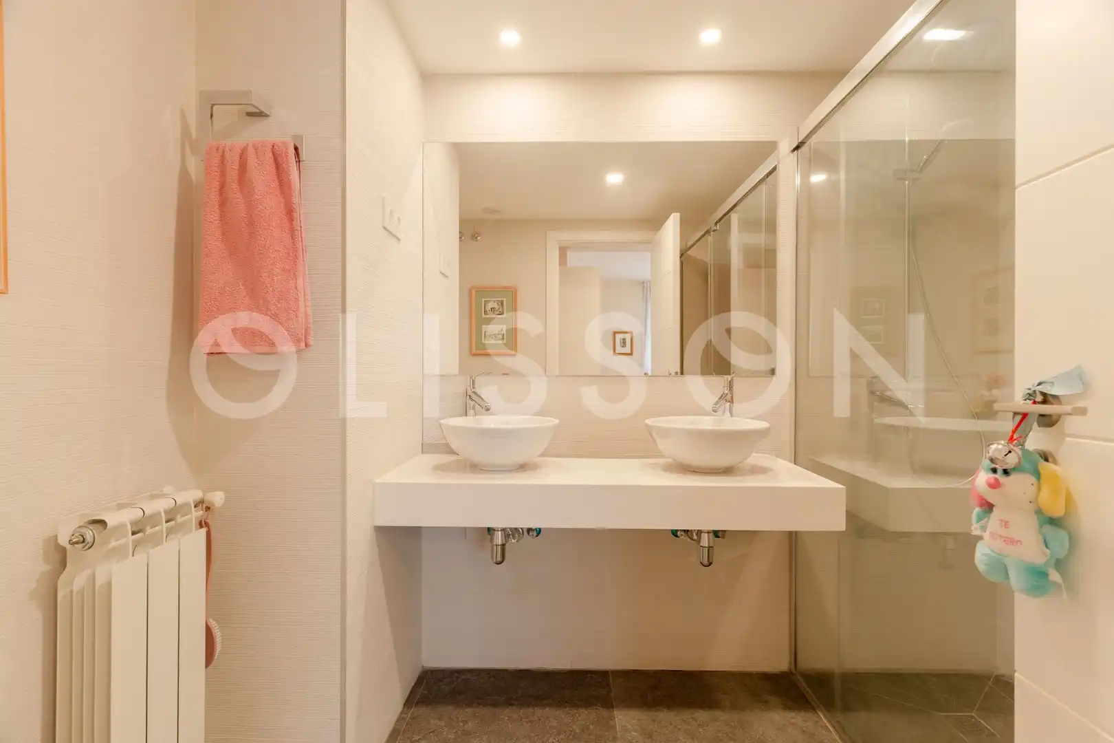 Bathroom of Flat for sale in Madrid  with Air Conditioner, Heating and Terrace
