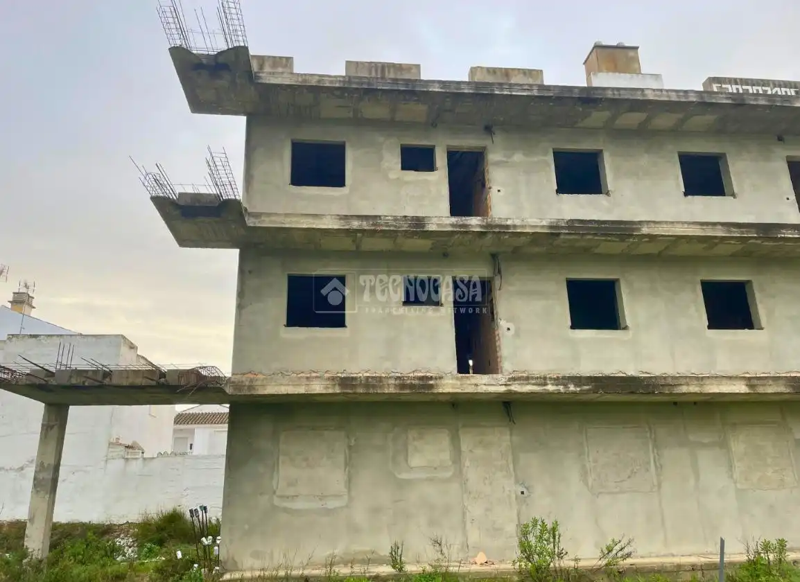 Vista exterior de Edificio en venta en Chiclana de la Frontera