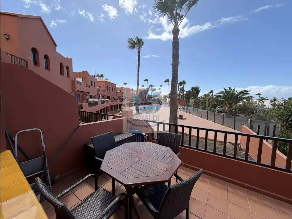 Terraza de Apartamento en venta en La Oliva con Terraza, Piscina y Amueblado