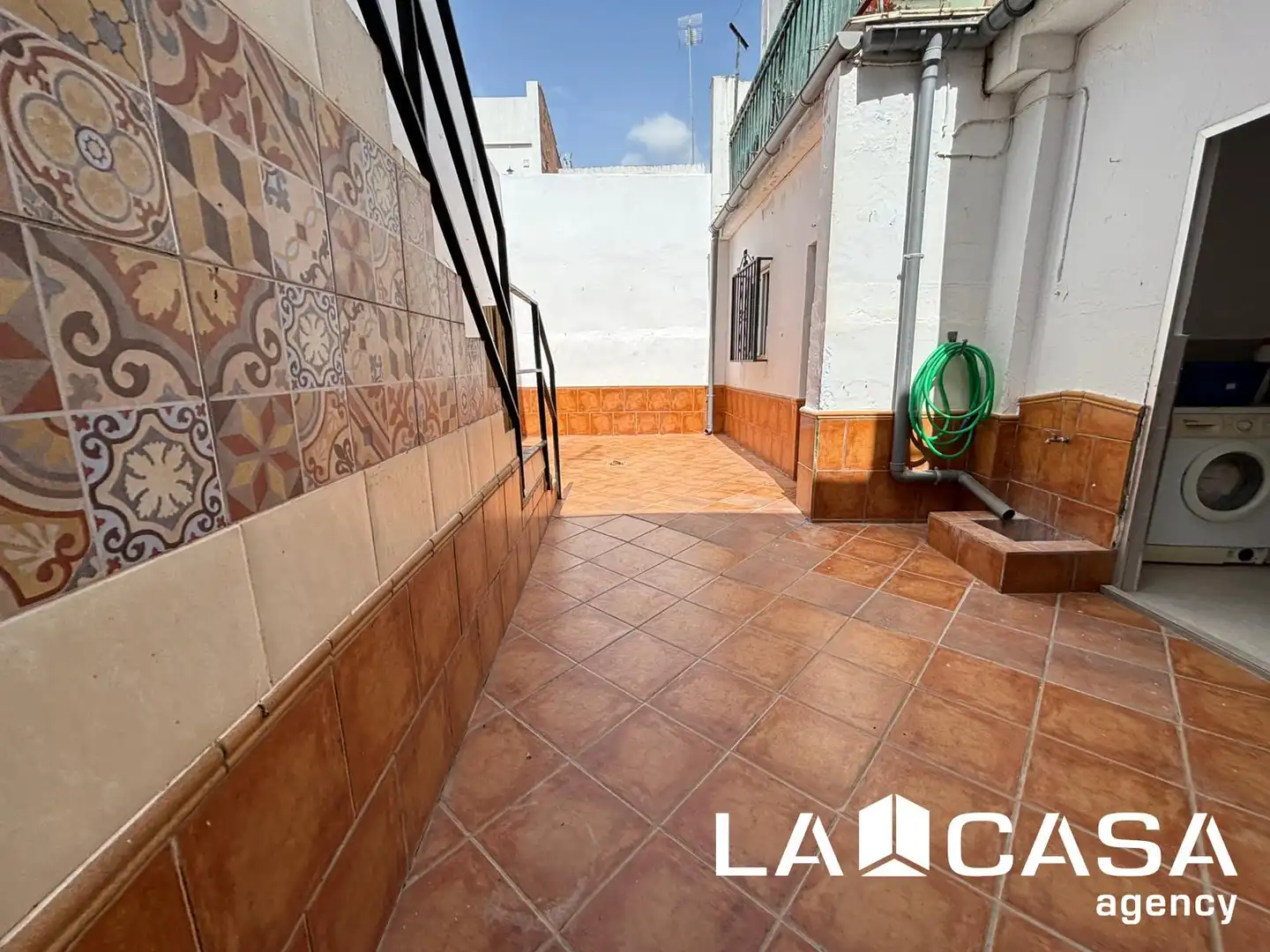 Vista exterior de Casa o xalet en venda en Dos Hermanas