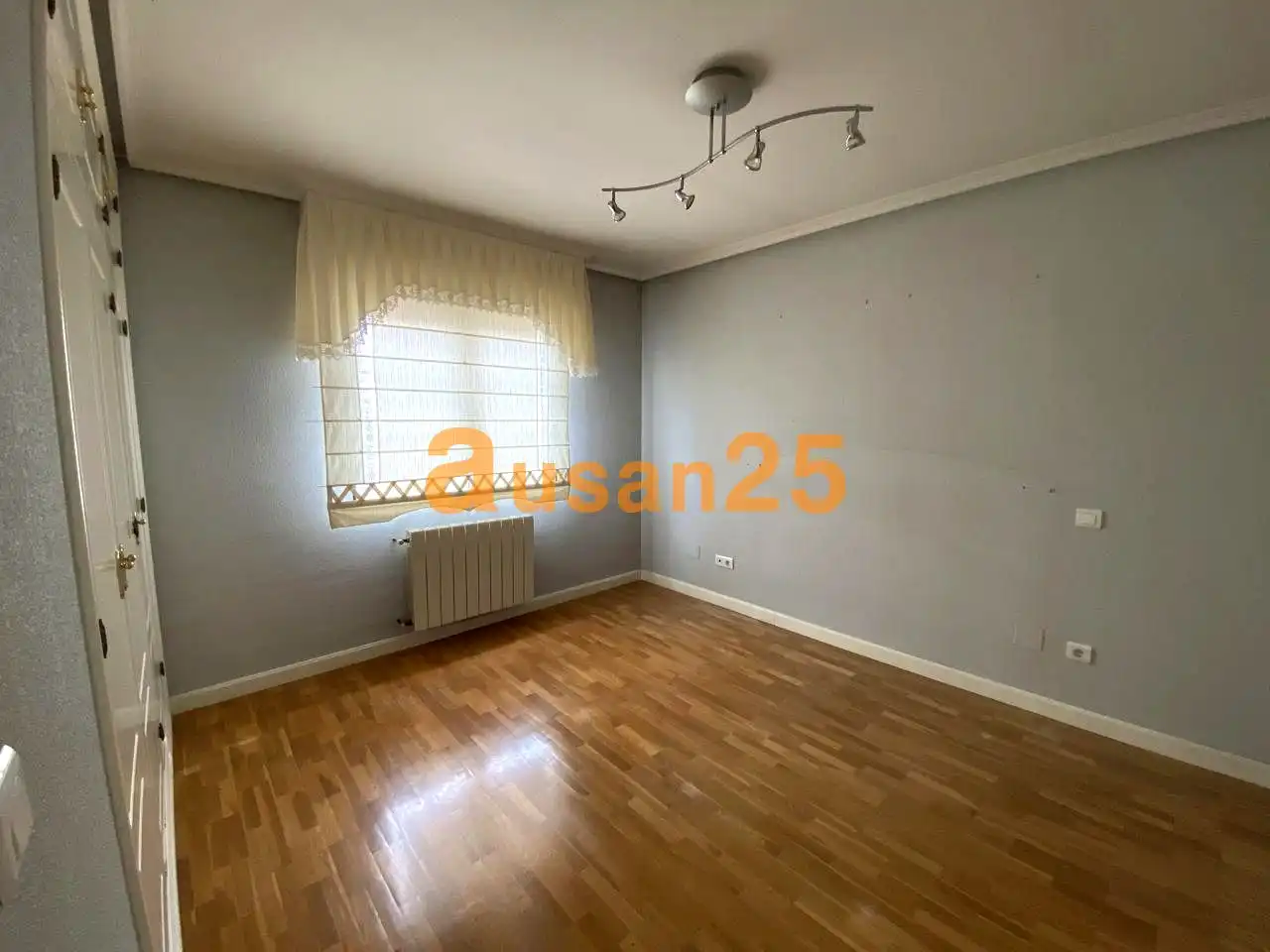 Schlafzimmer von Haus oder Chalet zum Verkauf in Fresnillo de las Dueñas mit Heizung, Parkett und Terrasse