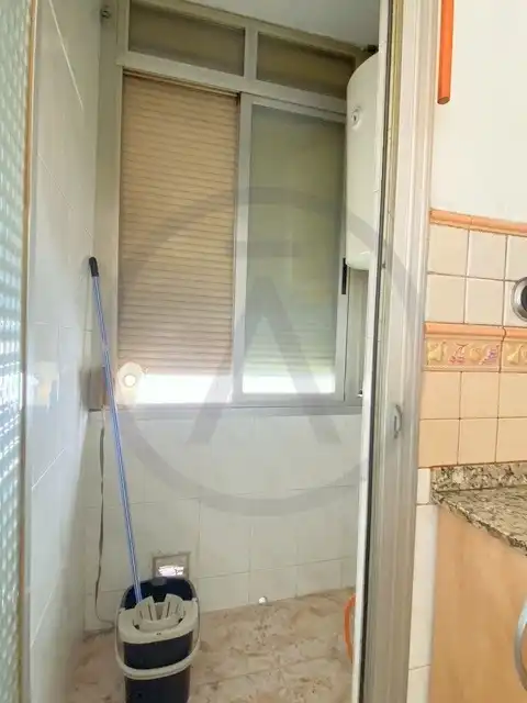 Bany de Pis en venda en Sabadell amb Forn