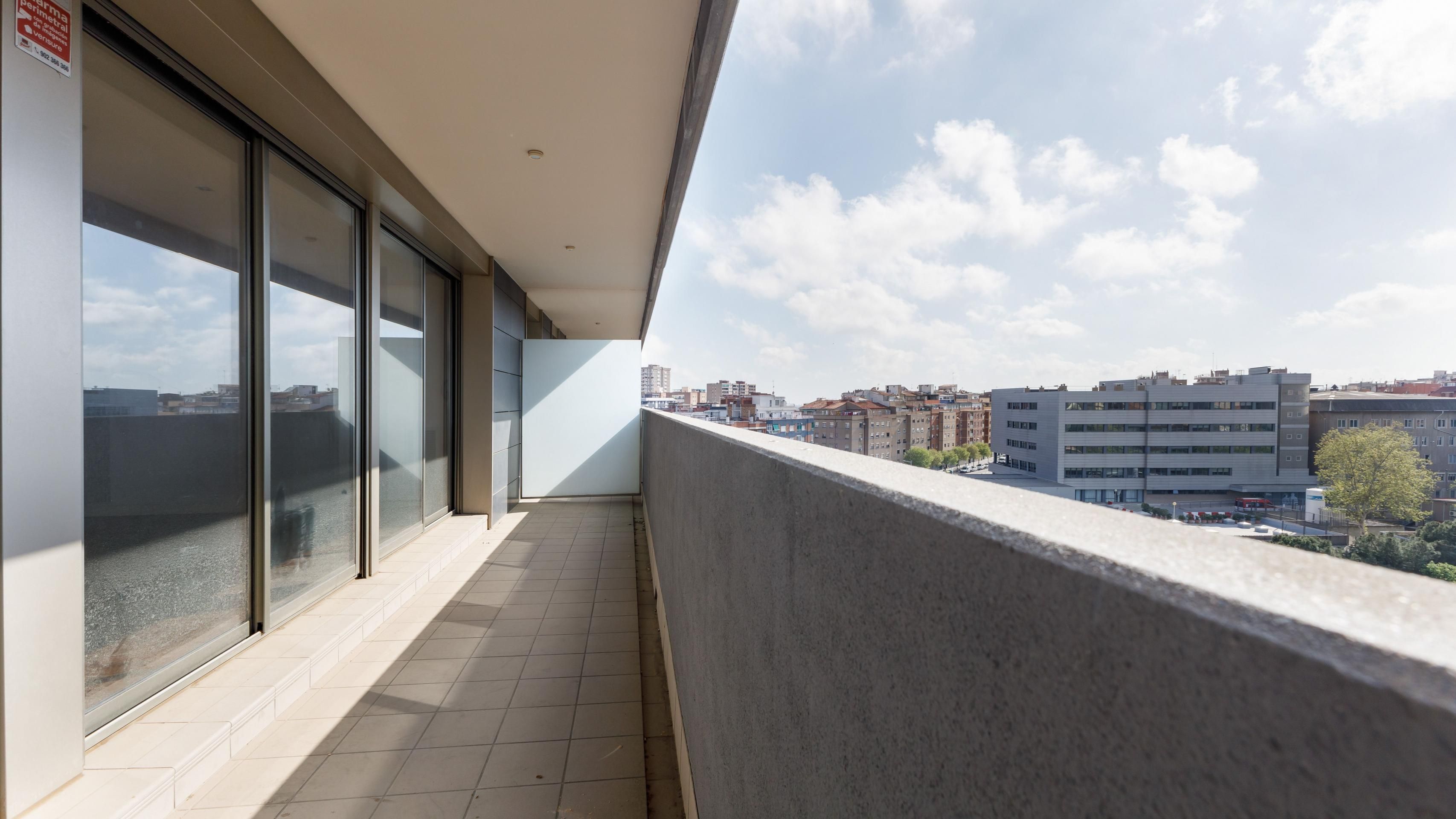Terrassa de Pis en venda en L'Hospitalet de Llobregat amb Aire condicionat, Calefacció i Terrassa