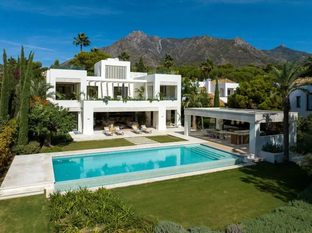 Vista exterior de Casa o chalet en venta en Marbella con Aire acondicionado, Jardín privado y Terraza