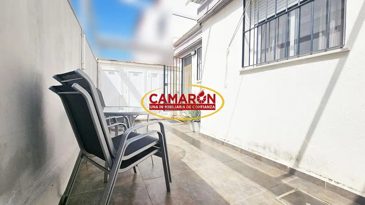 Terraza de Casa adosada en venta en La Puebla del Río con Trastero y Amueblado