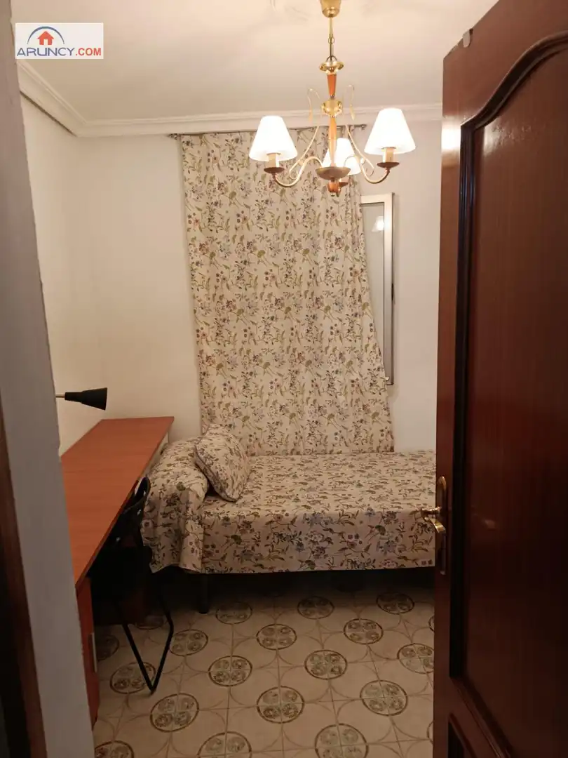 Schlafzimmer von Wohnung zur Miete in Sevilla mit Klimaanlage, Heizung und Möbliert