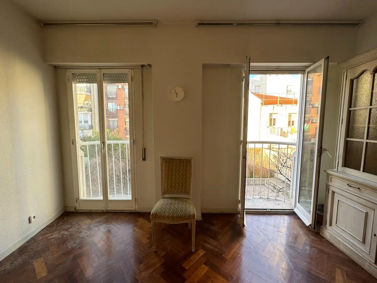 Bedroom of Flat for sale in Madrid  with Air Conditioner, Private garden and Parquet flooring