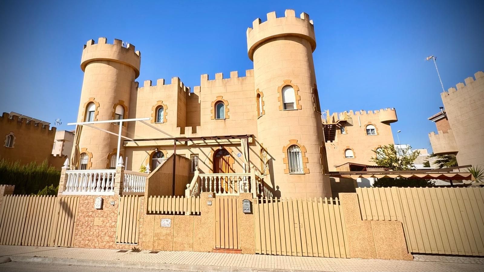 Vista exterior de Casa adosada en venda en Pulianas amb Aire condicionat, Calefacció i Jardí privat