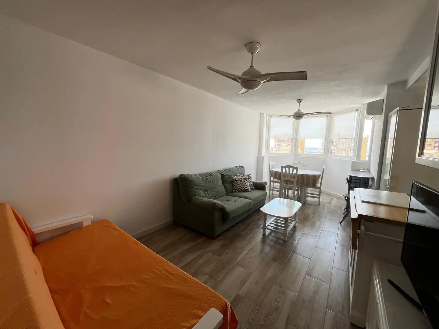 Living room of Flat for sale in La Manga del Mar Menor  with Air Conditioner, Private garden and Furnished