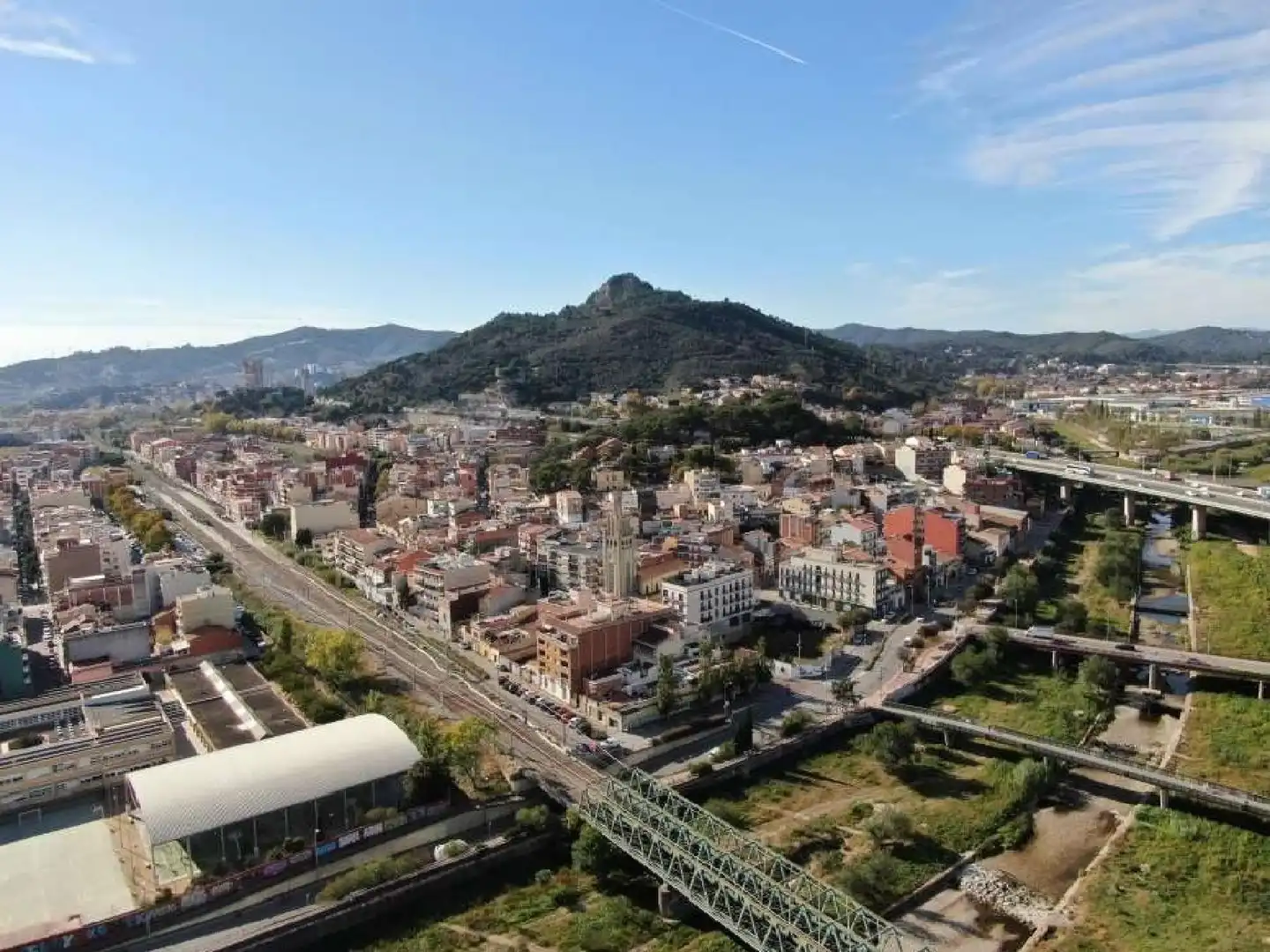 Vista exterior de Pis en venda en Montcada i Reixac amb Terrassa