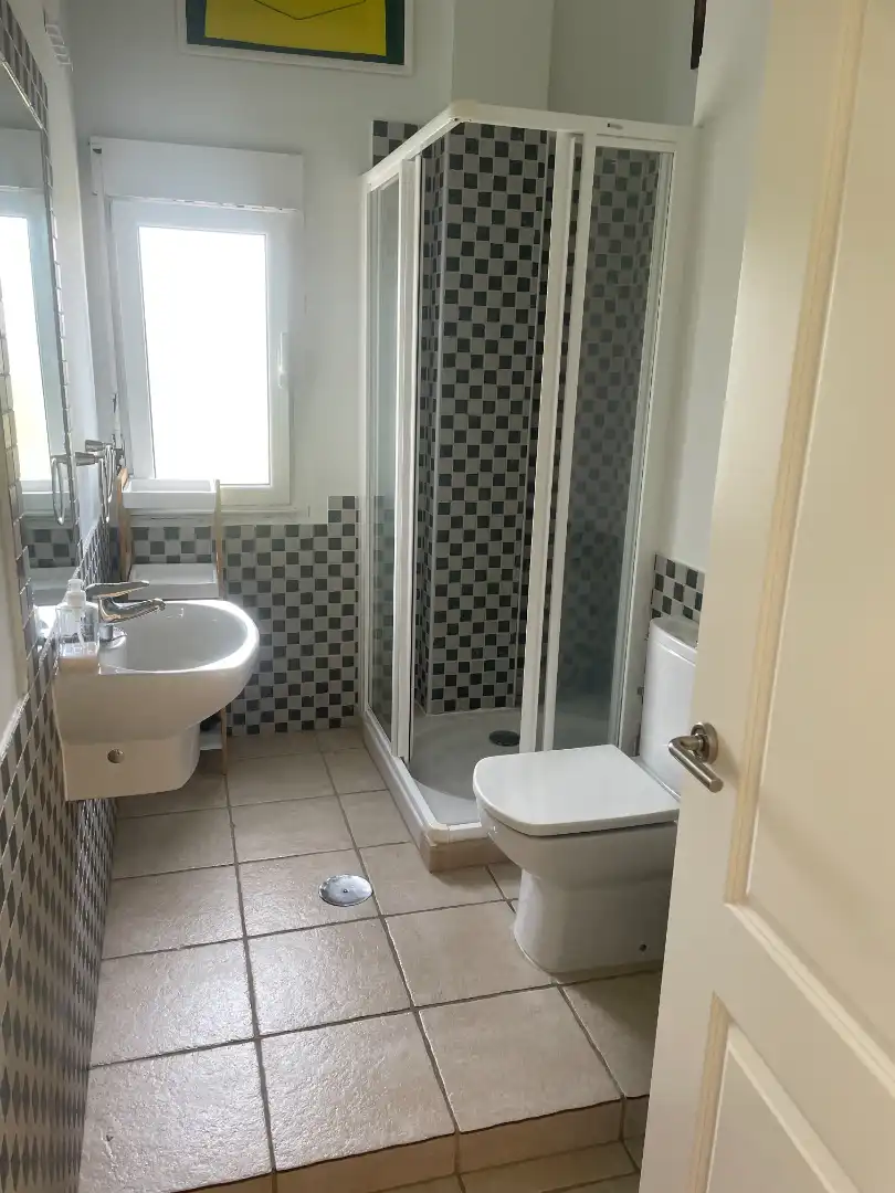 Baño de Ático en venta en Ribeira con Terraza, Trastero y Amueblado