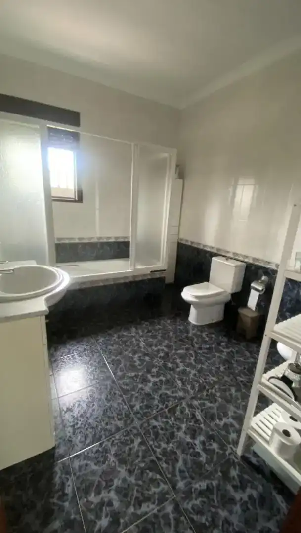 Bany de Casa o xalet en venda en La Carlota amb Aire condicionat i Piscina