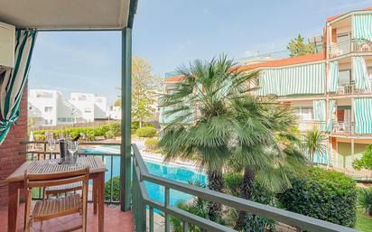 Piscina de Apartament en venda en Castelldefels amb Aire condicionat, Terrassa i Piscina