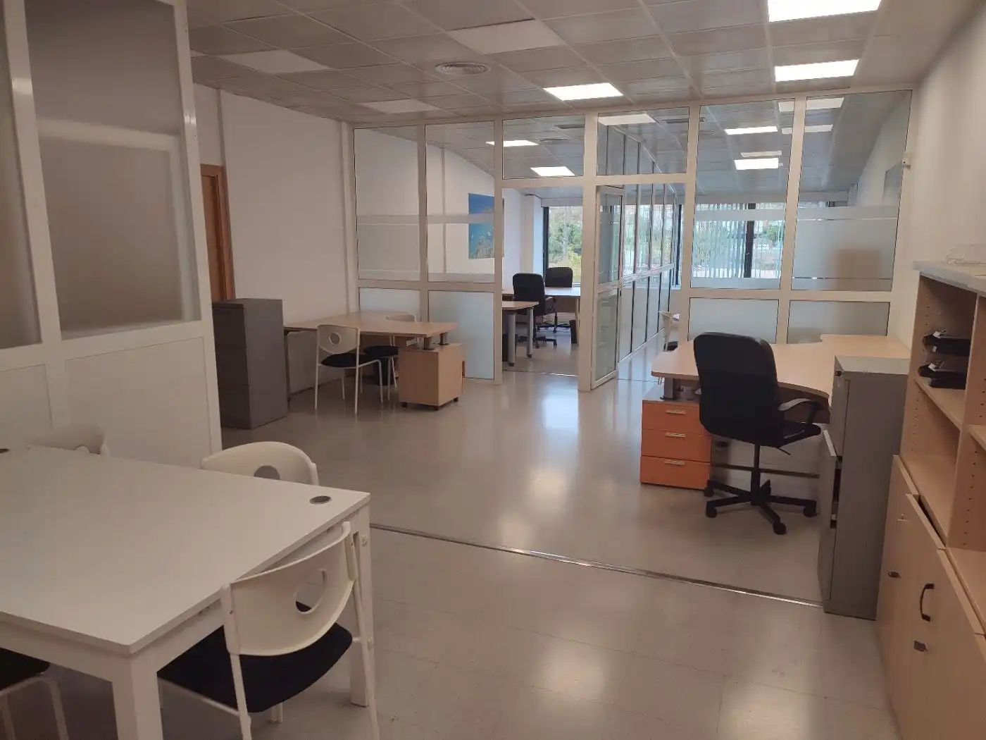 Büro zum Verkauf in Pineda de Mar mit Klimaanlage, Heizung und Abstellraum