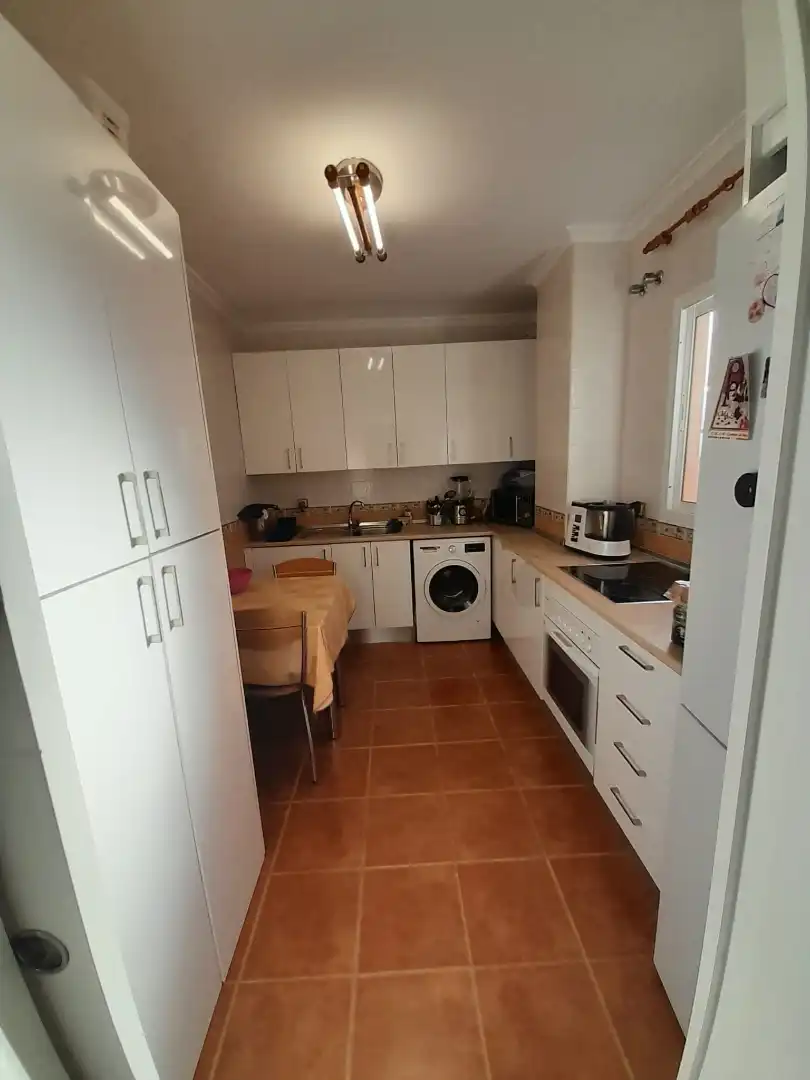 Cuina de Casa adosada en venda en Vélez-Málaga amb Aire condicionat, Calefacció i Terrassa