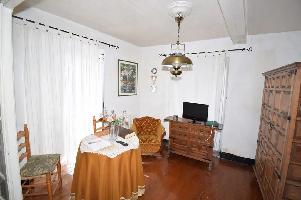 Sala de estar de Casa adosada en venta en Pontedeume con Calefacción y Jardín privado