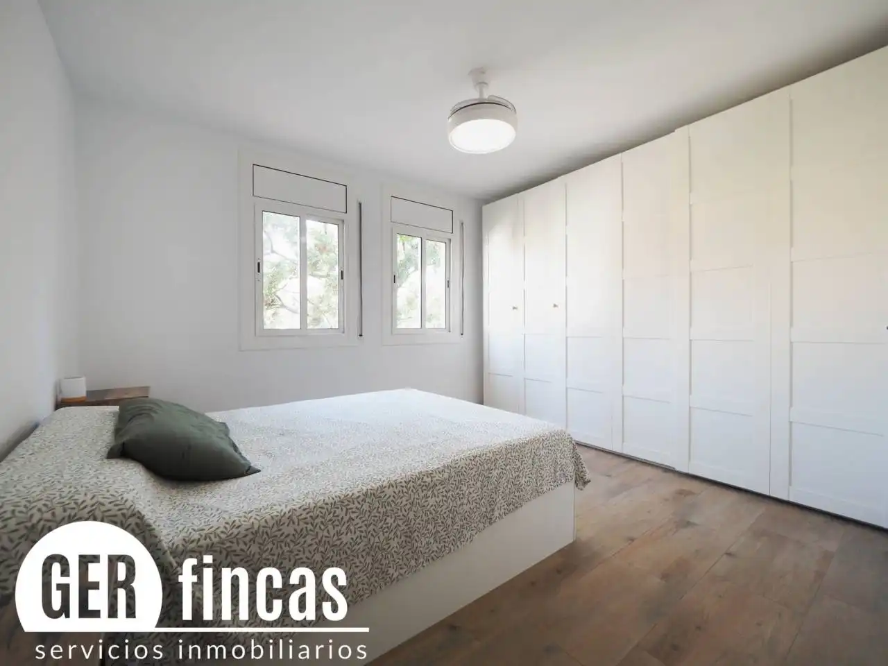 Bedroom of Flat for sale in Terrassa  with Alarm