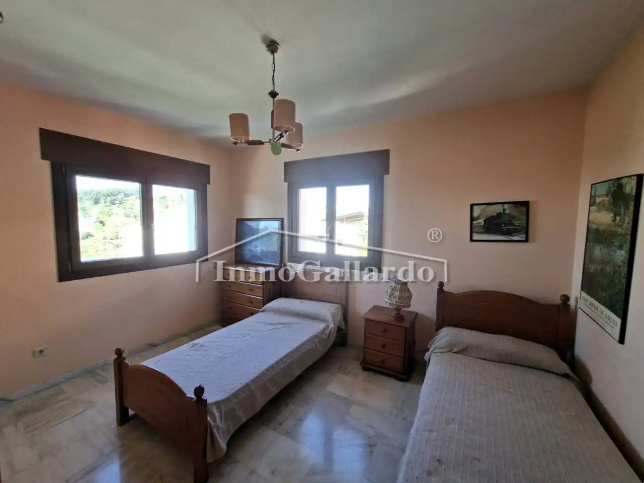 Living room of Houses for sale in Málaga  with Air Conditioner, Private garden and Parquet flooring