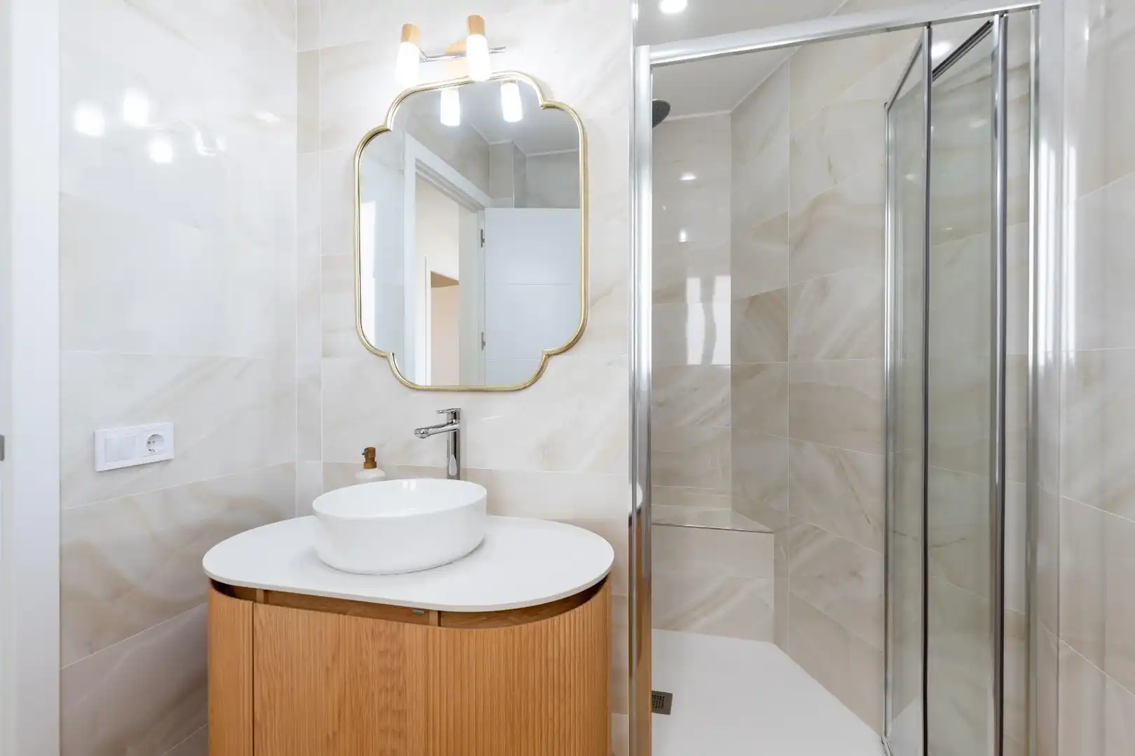 Baño de Piso en venta en  Palma de Mallorca con Aire acondicionado, Calefacción y Terraza
