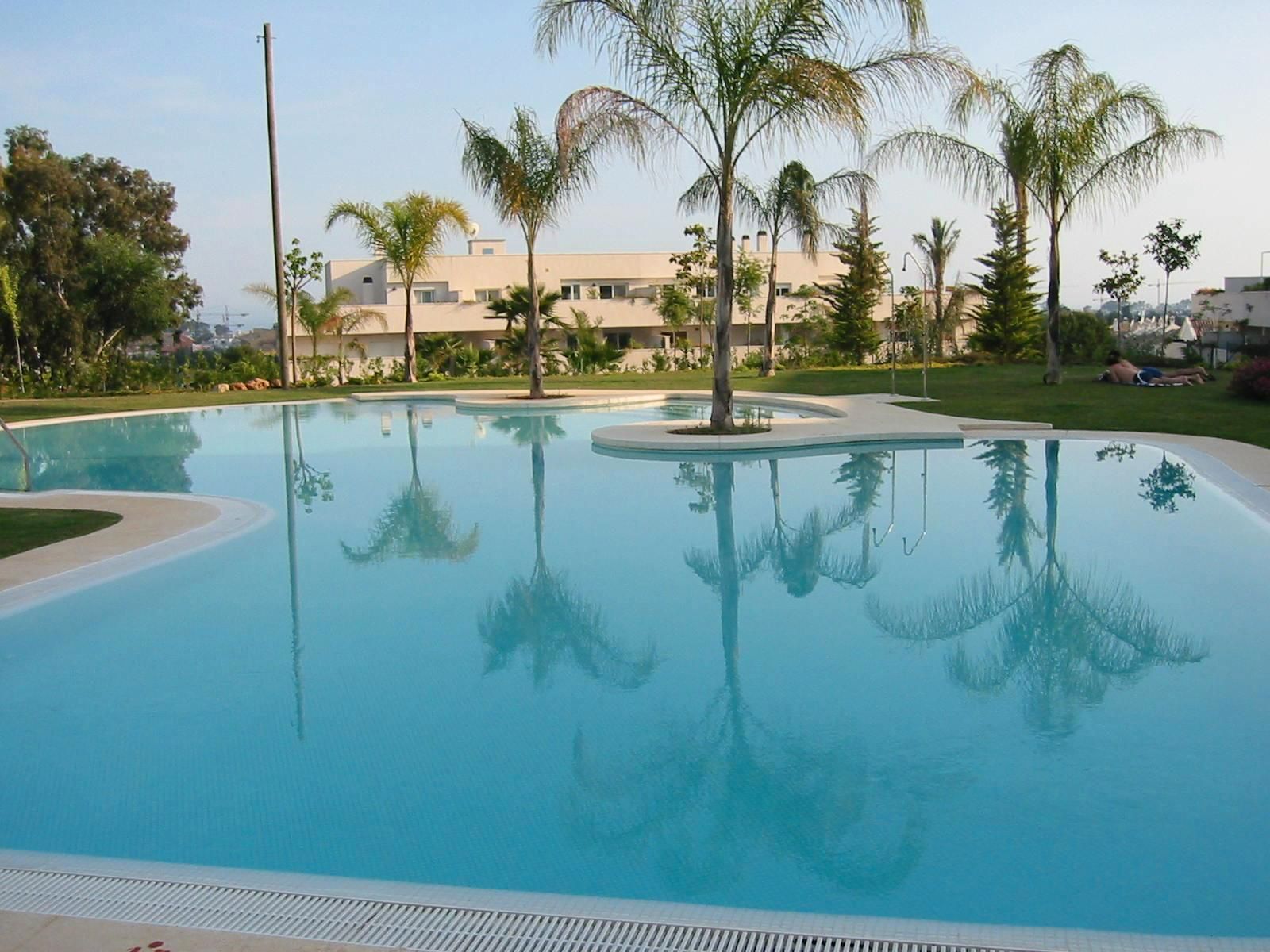 Piscina de Apartament de lloguer en Marbella amb Terrassa, Traster i Moblat