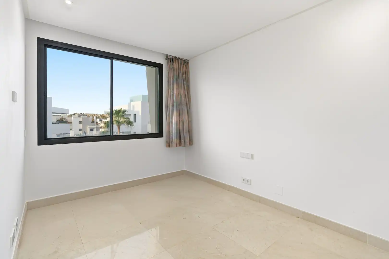 Habitación de Casa adosada en venta en Mijas con Aire acondicionado, Jardín privado y Terraza