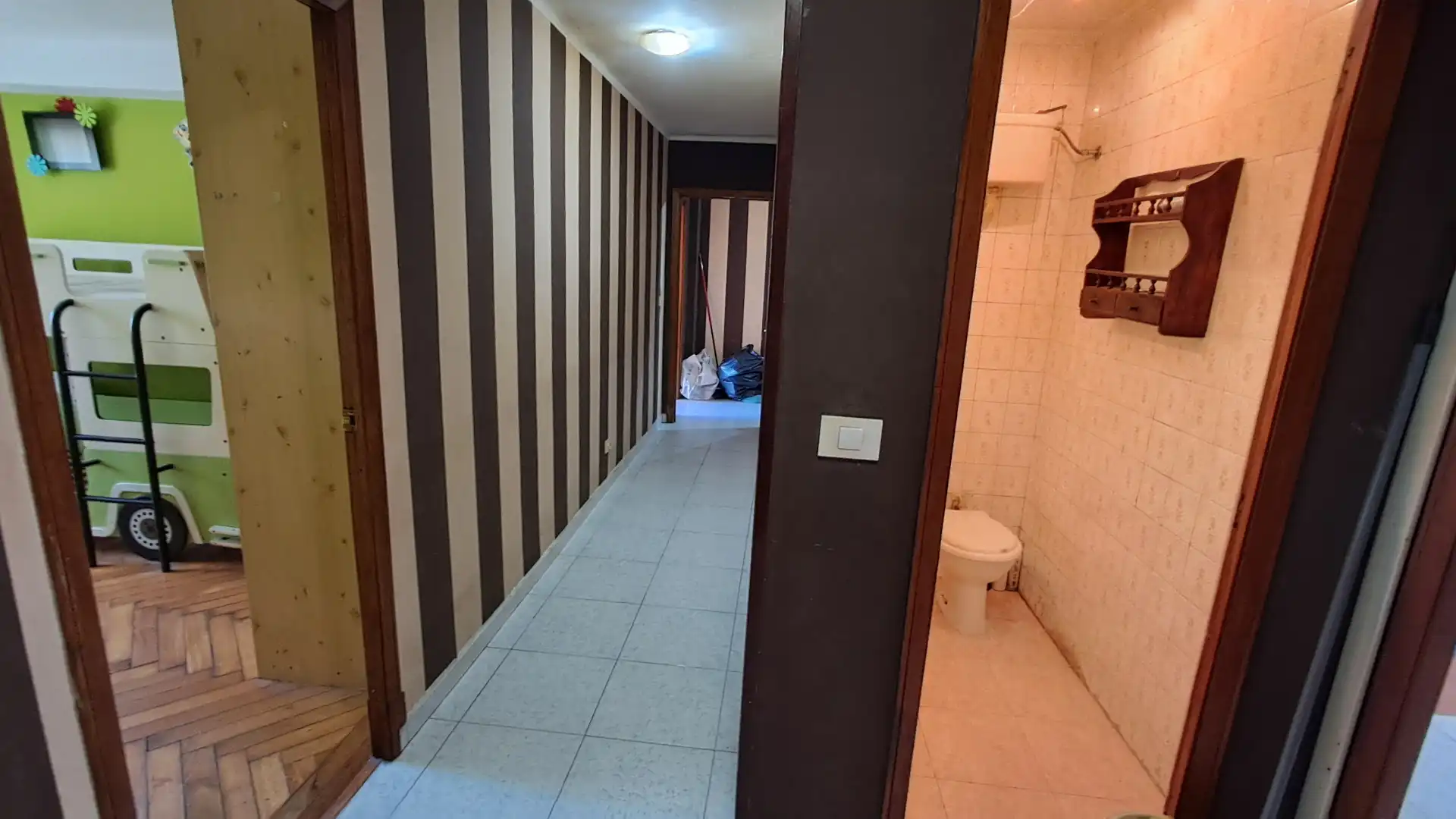 Piso en venta en Vigo  con Parquet, Trastero y Amueblado
