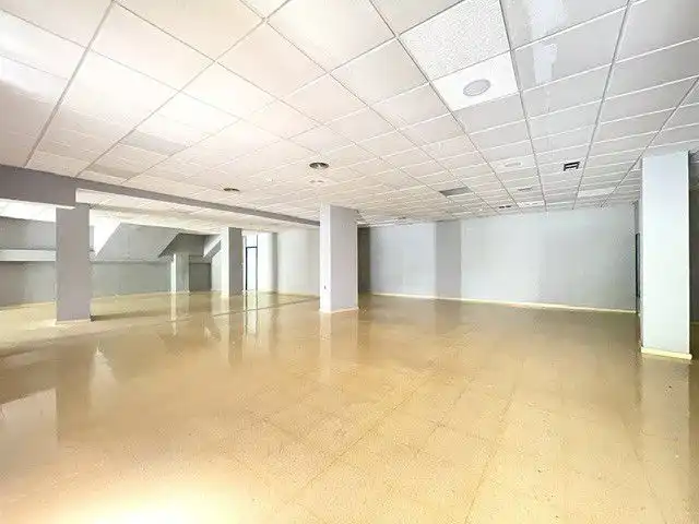 Local comercial de lloguer a Rodolfo Llopies, imagen 8