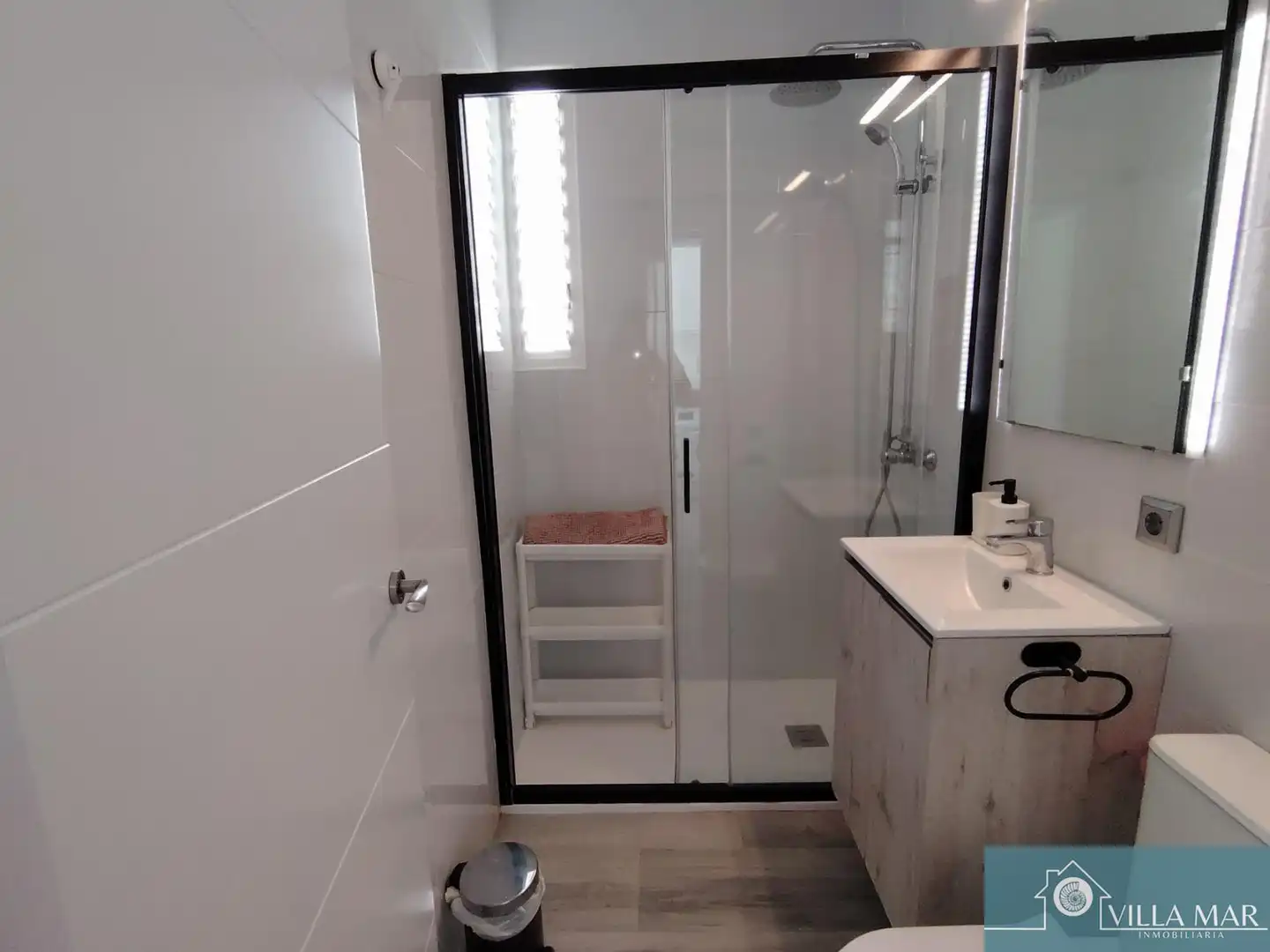 Bathroom of Flat for sale in Rota