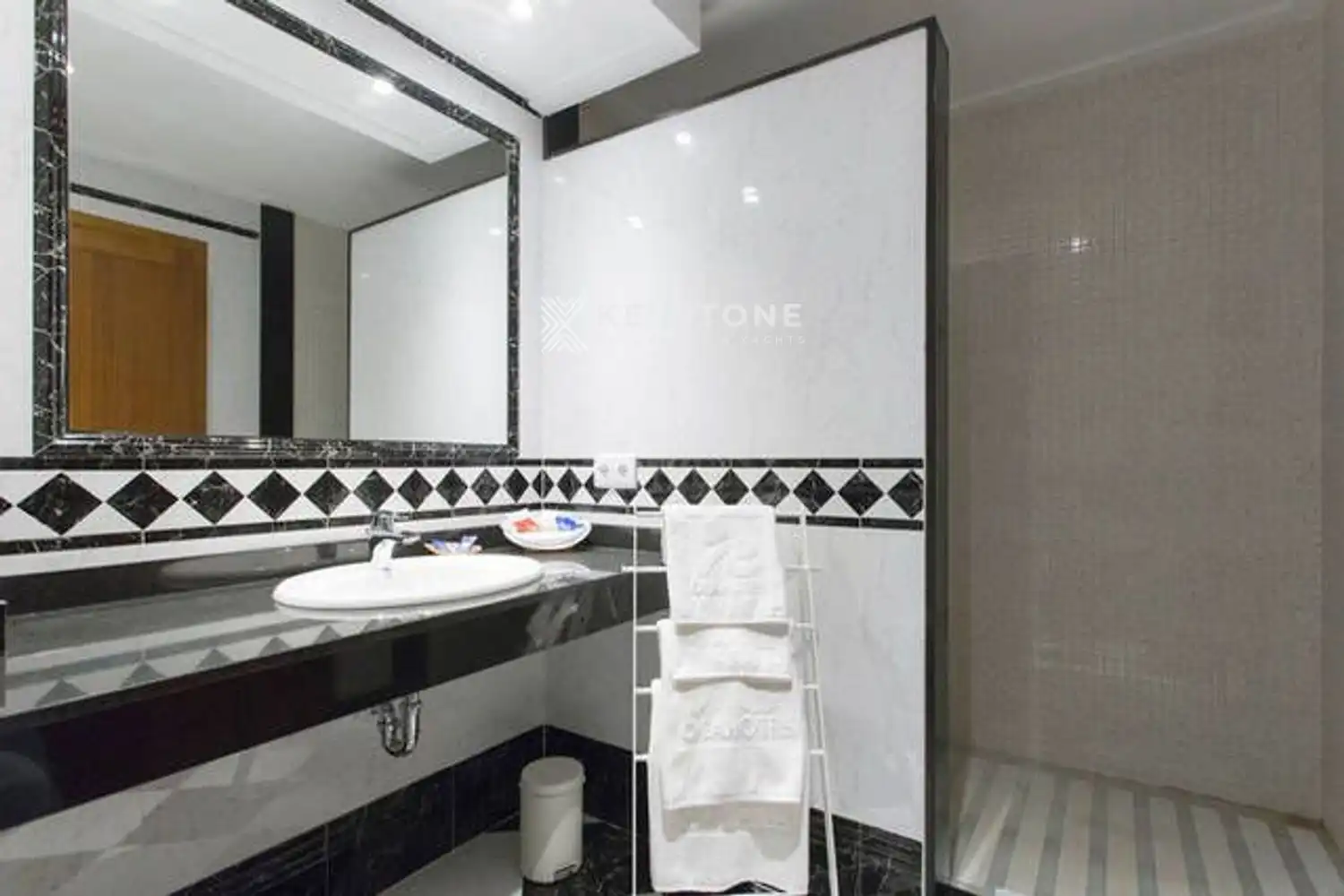 Bathroom of Flat for rent in Manacor  with Air Conditioner and Furnished