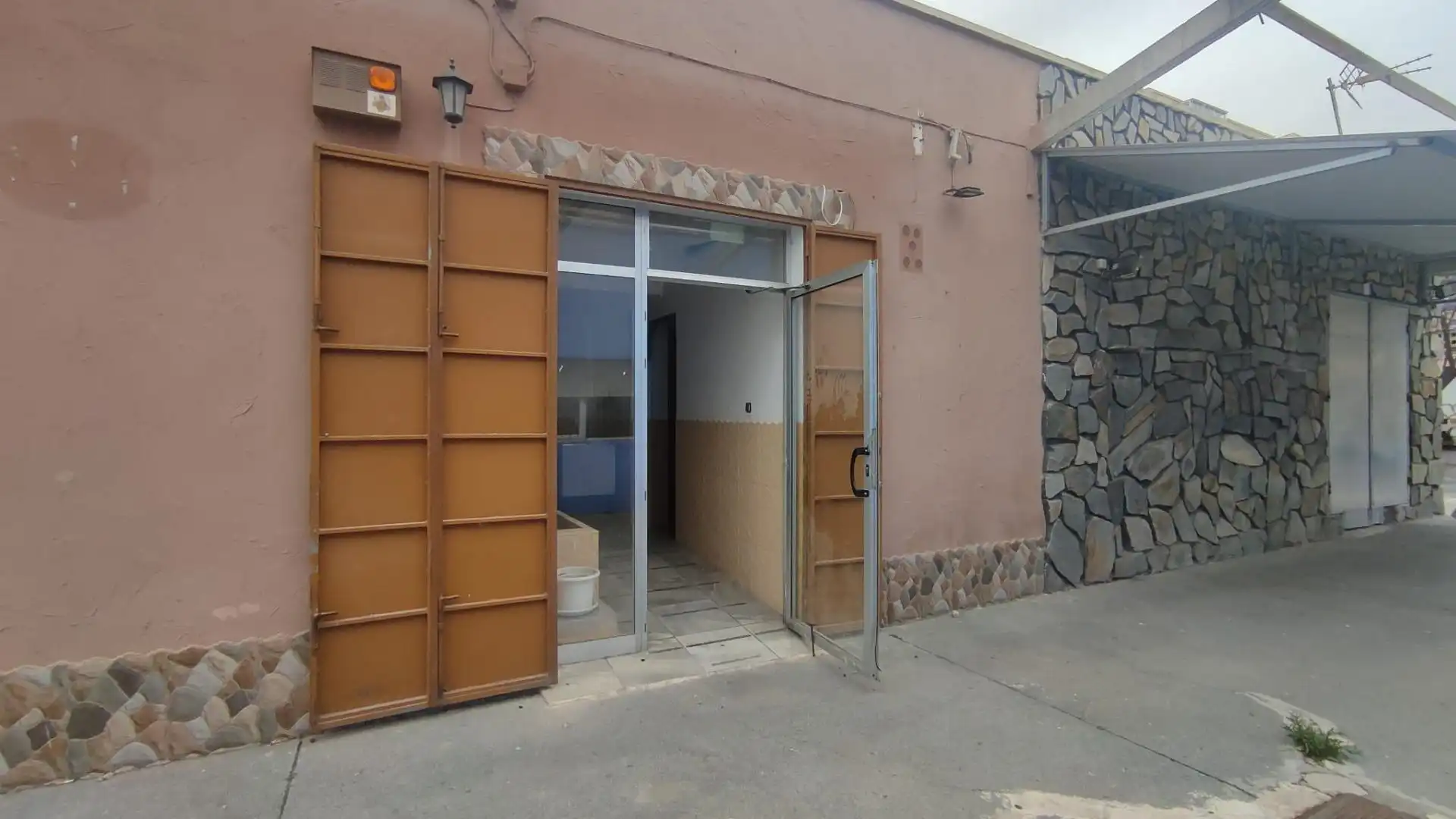 Außenansicht von Geschaftsraum zum Verkauf in Alicante / Alacant mit Terrasse