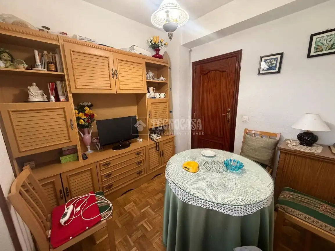 Habitación de Piso en venta en Madrid con Calefacción y Terraza