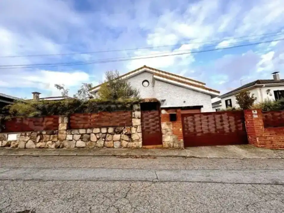 Vista exterior de Casa o xalet en venda en Guadalix de la Sierra