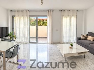 Appartamento con balcone in affitto a C. Notarios