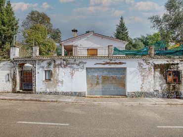 Villa zum Verkauf in C/ Tórtora