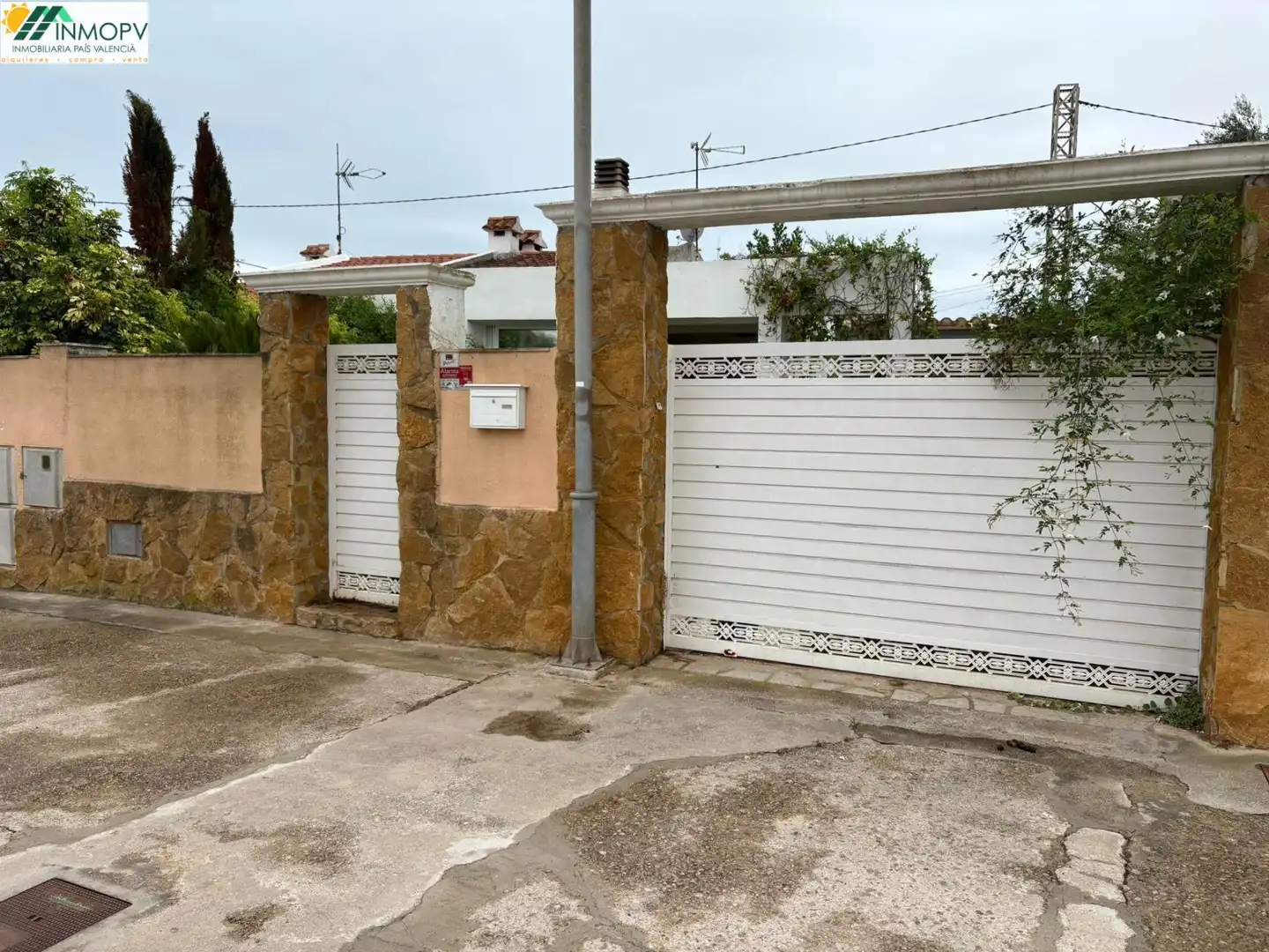 Vista exterior de Casa adosada en venta en Vinaròs con Calefacción, Jardín privado y Terraza