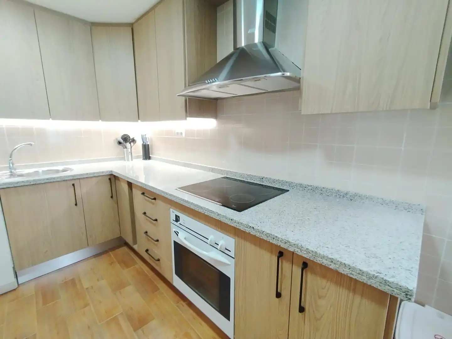 Kitchen of Flat for rent in Granada  with Air Conditioner, Heating and Furnished